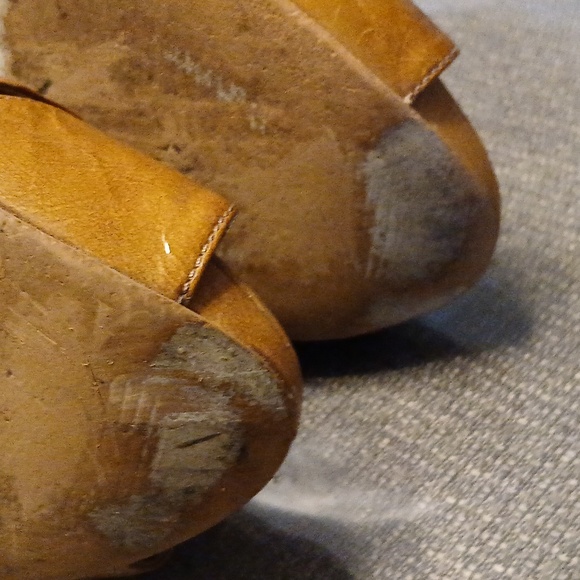 BCBGirls Tan Peep Toe Heels Size 7.5   Size 38 - Picture 5 of 6